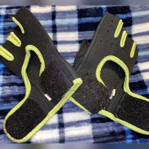 Workout gloves